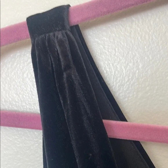 NWOT DKNY Midi Black Sleeveless Faux Wrap V Neckline Velvet Dress Size 4 - Picture 10 of 11